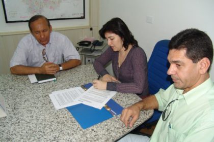 1034-prefeitura-celebra-convenios-com-elektro