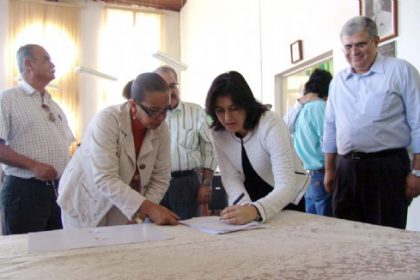 1048-simone-emite-ordem-de-servico-para-construcao-de-60-casas