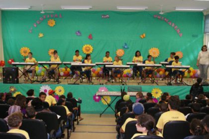 10556-alunos-do-crase-participam-do-1-festival-da-primavera