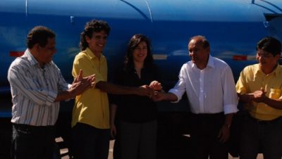 10593-simone-entrega-novos-veiculos-para-secretarias-municipais