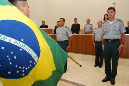 10622-simone-participa-da-solenidade-de-troca-de-comando-do-2-bpm