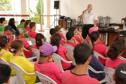 10658-projeto-orienta-jovens-sobre-mercado-de-trabalho