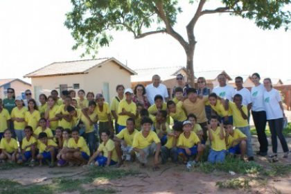 10670-alunos-participam-de-plantio-de-mudas