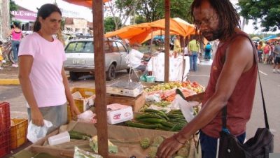 1080-feirantes-decidem-permanecer-na-avenida-rosario-congro