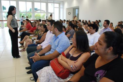 10898-simone-empossa-novos-servidores-para-a-secretaria-de-saude
