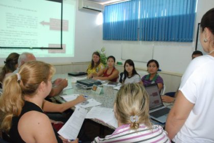 10909-reuniao-orienta-padronizacao-de-publicacoes-oficiais