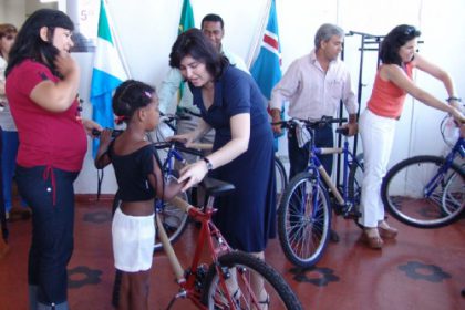 1137-prefeitura-doa-bicicletas-para-alunos-da-reme
