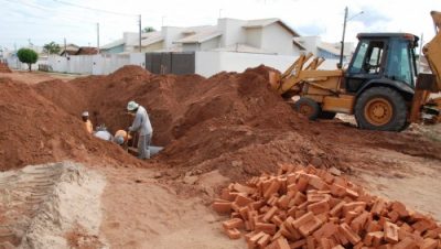 11634-secretaria-realiza-obras-de-drenagem-e-pavimentacao-no-santa-rita