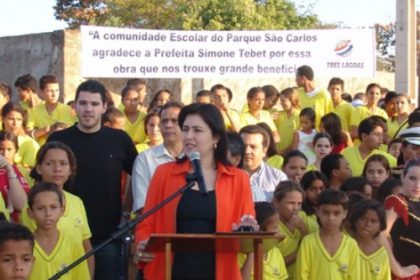 1193-simone-inaugura-asfalto-das-ruas-irmaos-cameschi-e-tiradentes