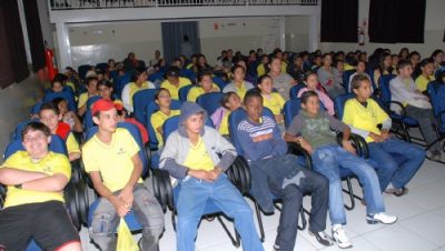 12100-alunos-da-reme-participam-do-programa-cine-escola
