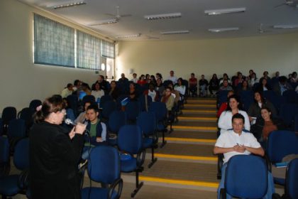 12108-profissionais-da-saude-participam-de-programa-de-educacao-permanente