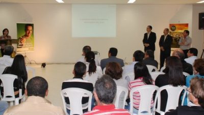 12124-prefeita-participa-de-palestra-com-o-presidente-executivo-do-sicredi