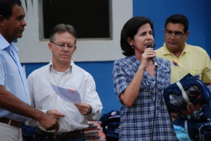 12127-marcia-entrega-uniformes-para-servidores-do-dosp