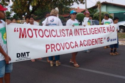 1229-passeata-marca-abertura-oficial-da-semana-nacional-do-transito