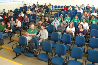 12603-educacao-encerra-2-seminario-de-saude-e-prevencao-nas-escolas