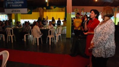 12607-prefeita-marcia-moura-prestigia-cha-beneficente-em-prol-da-campanha-do-agasalho