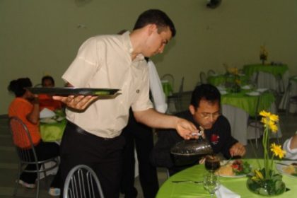 1280-encerrado-o-curso-de-capacitacao-de-garcons-e-garconetes