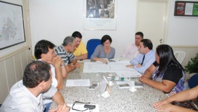12862-reuniao-delibera-acordos-finais-sobre-ocupacao-do-mercado-municipal