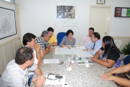 12862-reuniao-delibera-acordos-finais-sobre-ocupacao-do-mercado-municipal