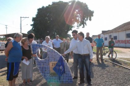 12927-marcia-moura-entrega-asfalto-do-bairro-santa-terezinha