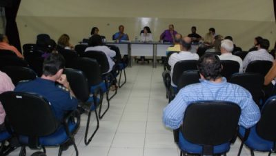 12941-prefeita-participa-de-reuniao-sobre-projeto-missionario