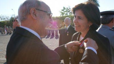 12979-marcia-moura-e-homenageada-com-medalha-imperador-dom-pedro-ii