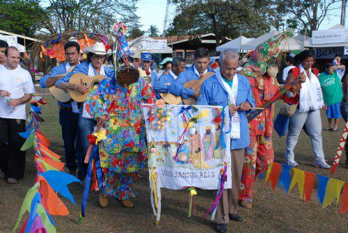 Folia de Reis em São Pedro da União - MG . . . . . #foliadereis #comp