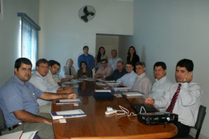 13054-marcia-moura-reune-se-com-empresarios-para-apresentacao-de-pqf-avancado