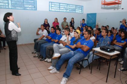 13067-prefeita-ministra-palestra-para-alunos-da-escola-joao-ponce-arruda