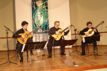 1309-radames-gnattali-e-homenageado-em-concerto