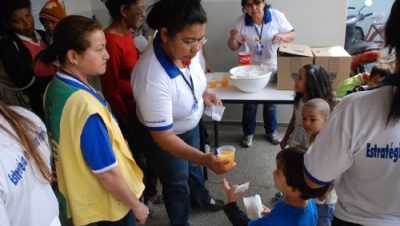 13105-criancas-participam-de-festa-e-recebem-vacina-no-bairro-vila-haro