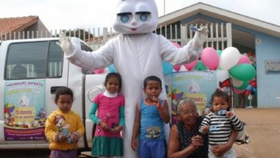 13108-saude-realiza-passeata-para-a-2-etapa-de-vacinacao-contra-poliomielite
