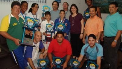 1311-atletas-regressam-de-competicao-e-visitam-prefeita