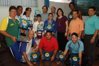 1311-atletas-regressam-de-competicao-e-visitam-prefeita