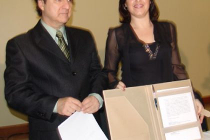 1317-petrobras-entrega-a-prefeitura-cheque-simbolico-correspondente-a-compensacao-ambiental
