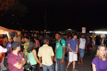 13176-feira-noturna-comemora-1-aniversario-no-dia-29-de-setembro
