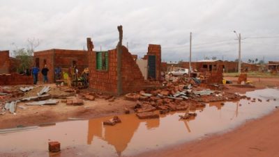 13296-administracao-municipal-entregou-mais-de-mil-colchoes-para-atingidos-pelo-temporal
