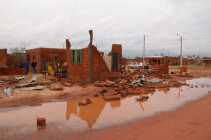 13296-administracao-municipal-entregou-mais-de-mil-colchoes-para-atingidos-pelo-temporal