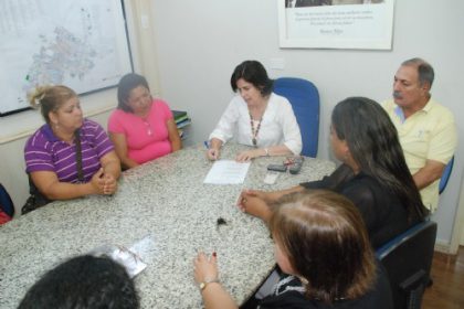 13487-prefeita-empossa-novo-conselho-de-alimentacao-escolar