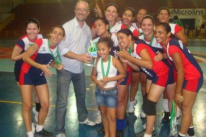 13517-equipe-de-voleibol-feminino-world-sports-e-campea-do-jat-s
