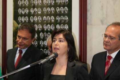 1363-simone-recebe-homenagem-no-senado-federal