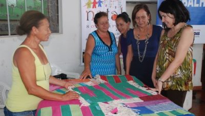 13743-alunos-do-nucleo-de-inclusao-produtiva-expoem-produtos