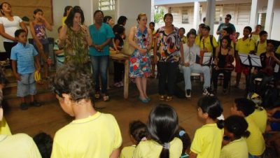 13750-marcia-moura-participa-de-apresentacao-do-projeto-bate-latas