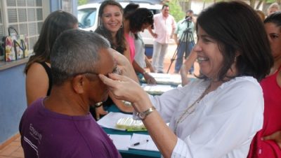 13775-prefeita-marcia-moura-entrega-oculos-para-184-beneficiarios-dos-cras