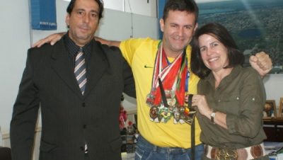 13974-prefeita-recebe-campeao-panamericano-de-kickboxing