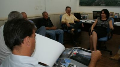 14049-prefeita-define-licitacao-para-aeroporto-em-reuniao-desta-quarta-feira-19