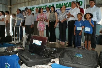 14106-marcia-moura-acompanha-governador-durante-premiacao-de-alunos-de-escolas-estaduais