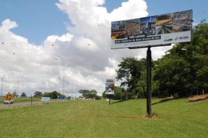 14130-potencial-economico-de-tres-lagoas-e-destaque-em-novos-outdoors-na-entrada-da-cidade
