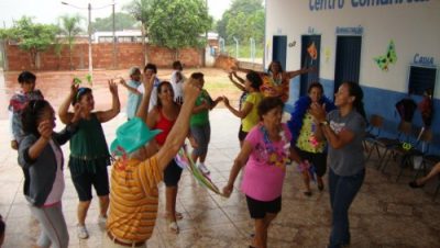 14240-grupos-da-melhor-idade-comemoram-carnaval