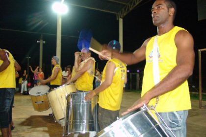 1441-escola-de-samba-esquenta-os-tamborins-para-o-carnaval-2007